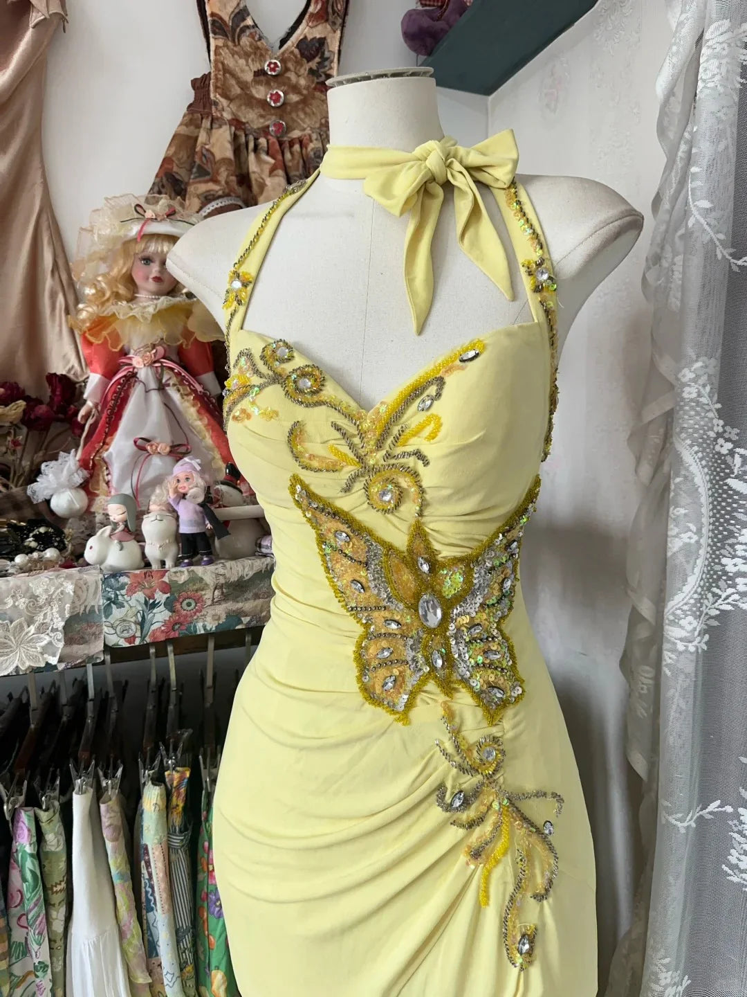 Robe de bal vintage jaune brodée, décolleté en cœur et perles, robe de soirée longue style sirène, col licou, DP6594