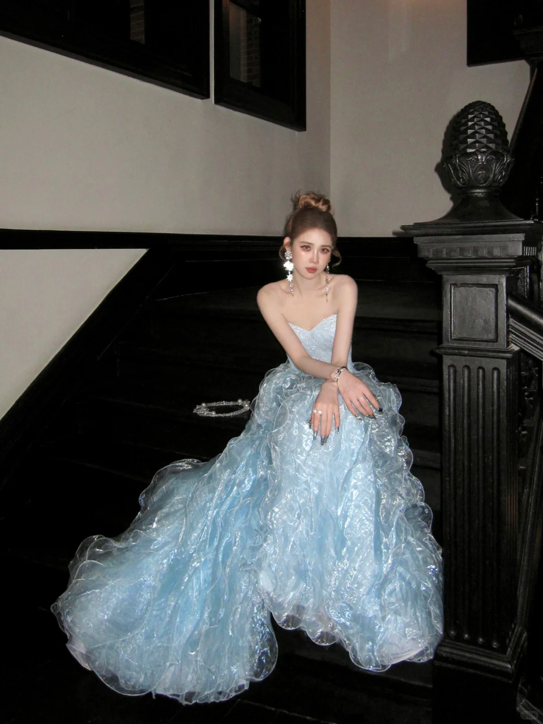 Wunderschönes glänzendes hellblaues trägerloses A-Linien-Tüll-Brautkleid, Ballkleid, Abendkleid DP6248
