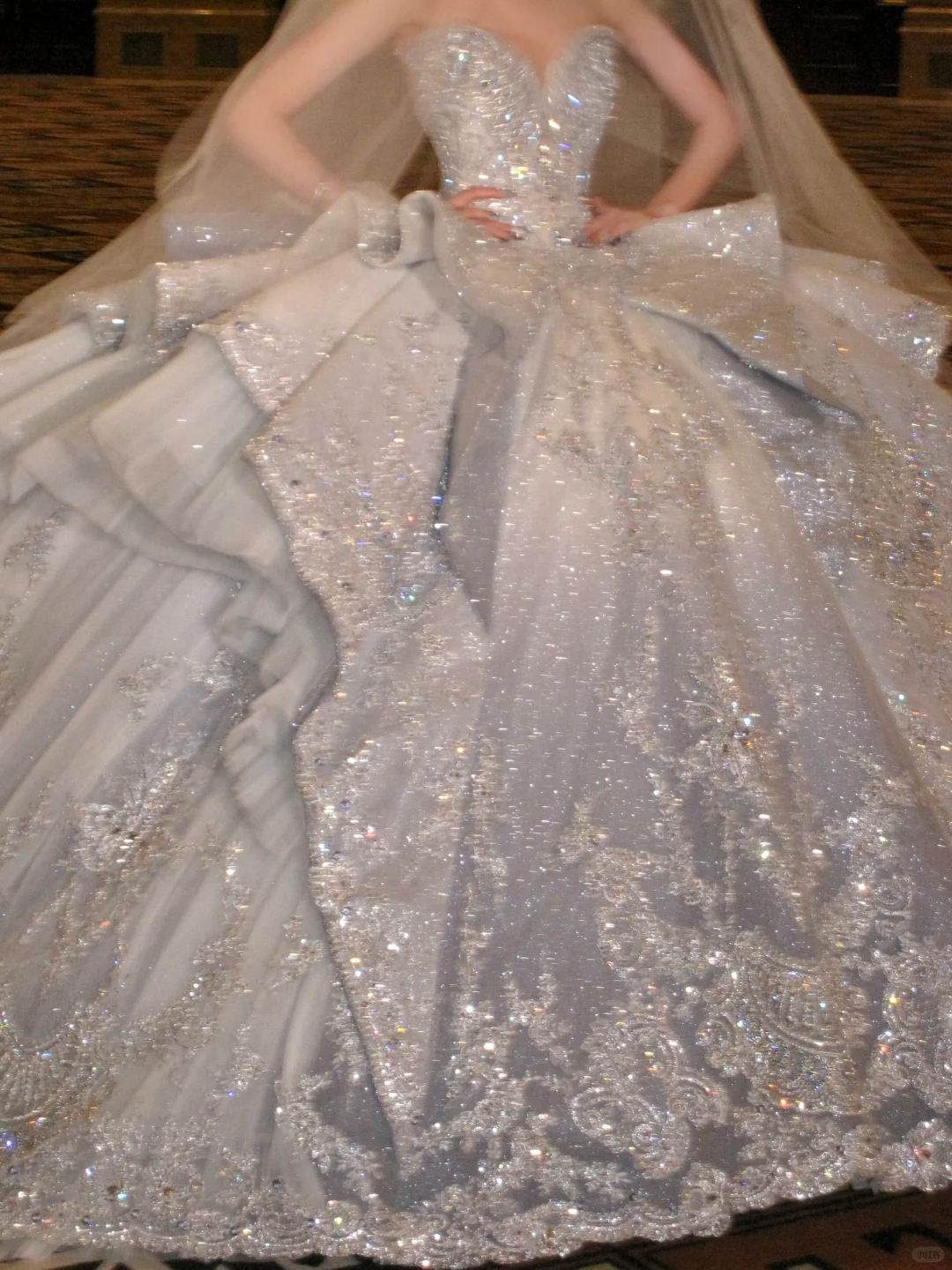 Wunderschönes, glänzendes, perlenbesetztes, paillettenbesetztes A-Linien-Brautkleid im Sweetheart-Design, Ballkleid, Ballkleid, Abendkleid, DP6255