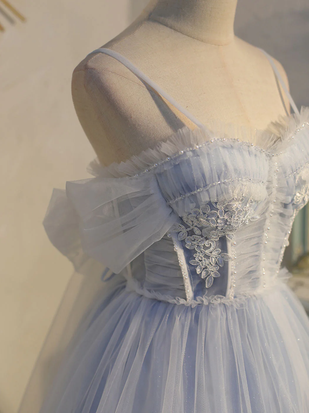 Robe de soirée trapèze en tulle bleu clair avec appliques et bretelles spaghetti, style vintage DP6065