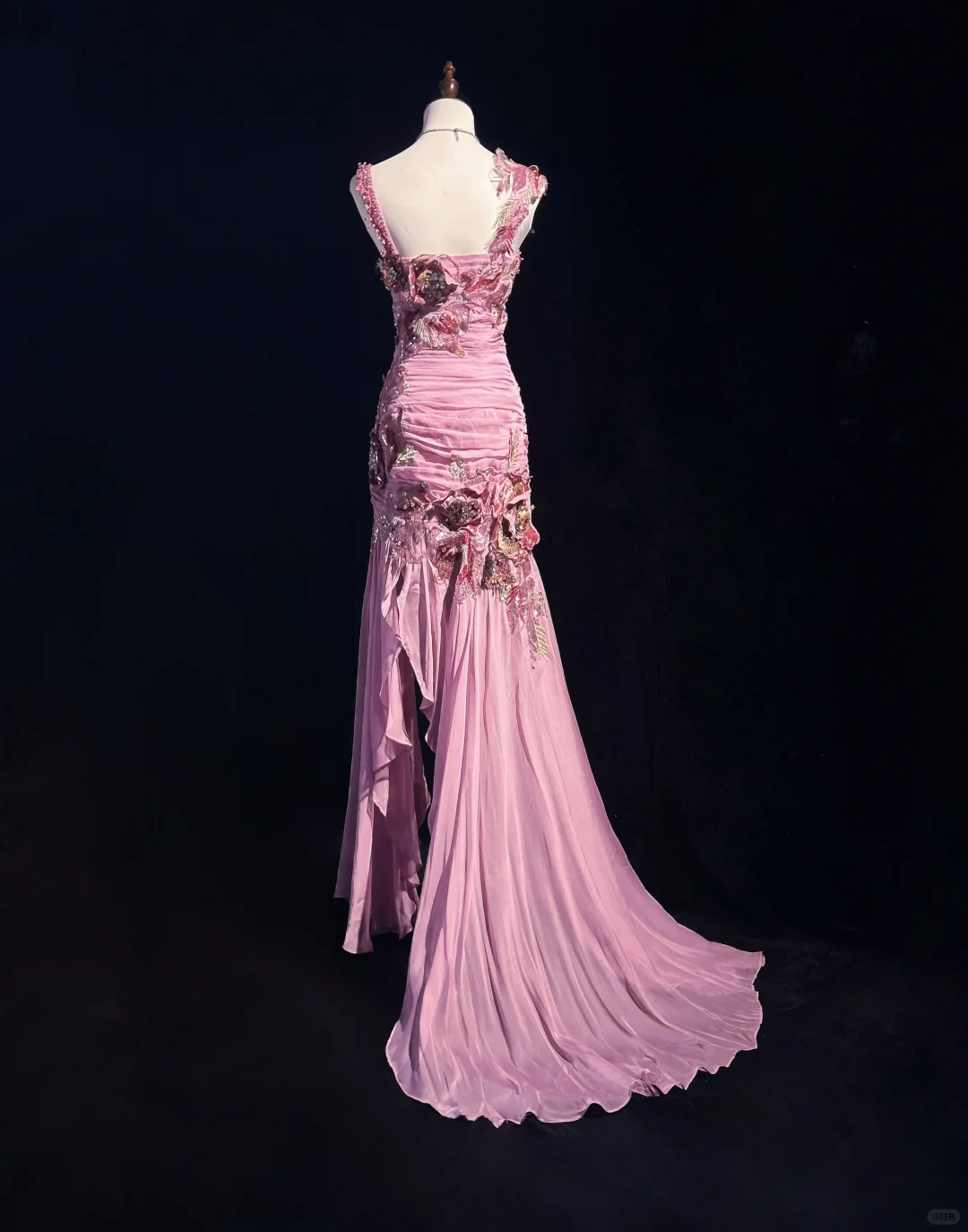 Robe de soirée longue vintage à bretelles roses, fourreau, broderie florale et perles, DP5331
