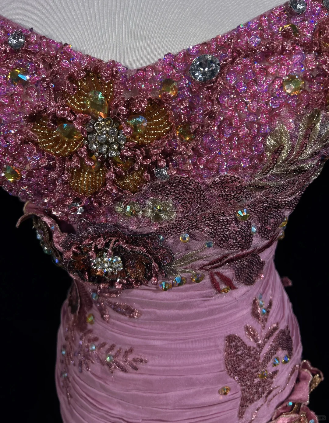 Robe de soirée longue vintage à bretelles roses, fourreau, broderie florale et perles, DP5331
