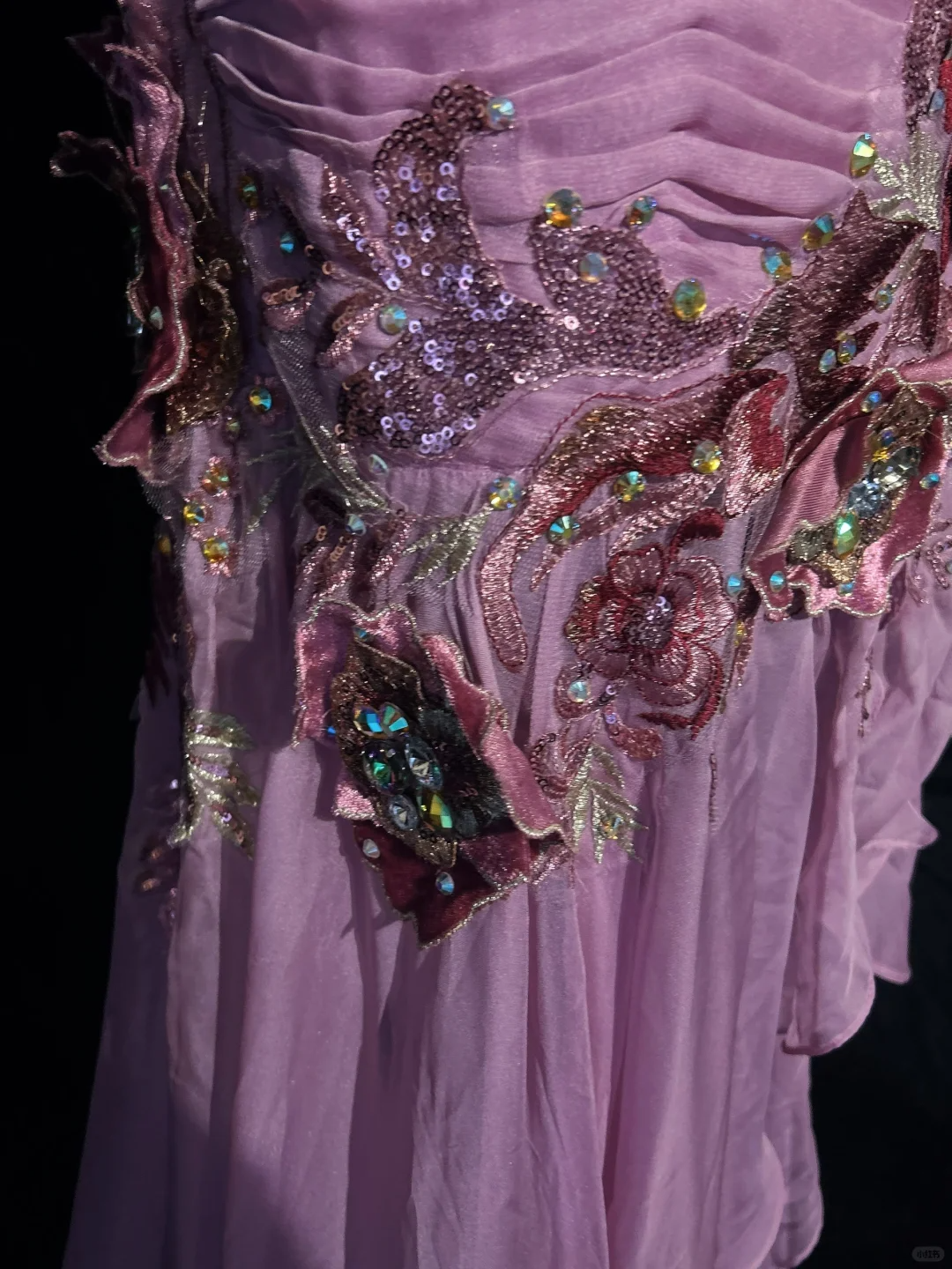 Robe de soirée longue vintage à bretelles roses, fourreau, broderie florale et perles, DP5331