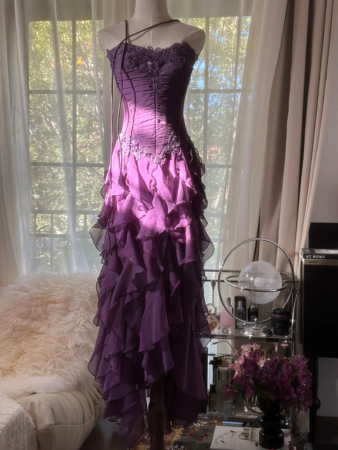 Lila trägerloses A-Linien-Rüschen-Langballkleid Vintage Abend-Partykleid, DP5282