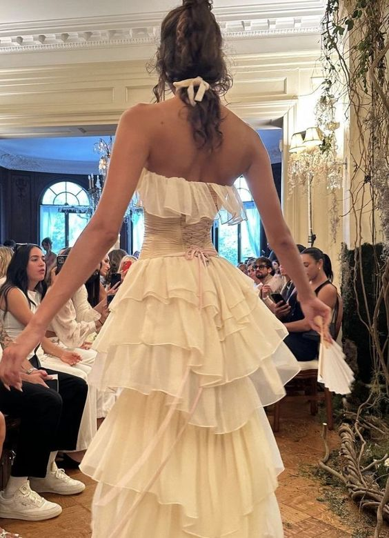 Ivory Strapless Chiffon Tiered Sheath Gorgeous Evening Dress, DP2647