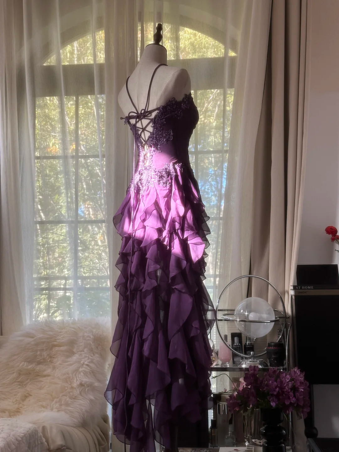 Lila trägerloses A-Linien-Rüschen-Langballkleid Vintage Abend-Partykleid, DP5282