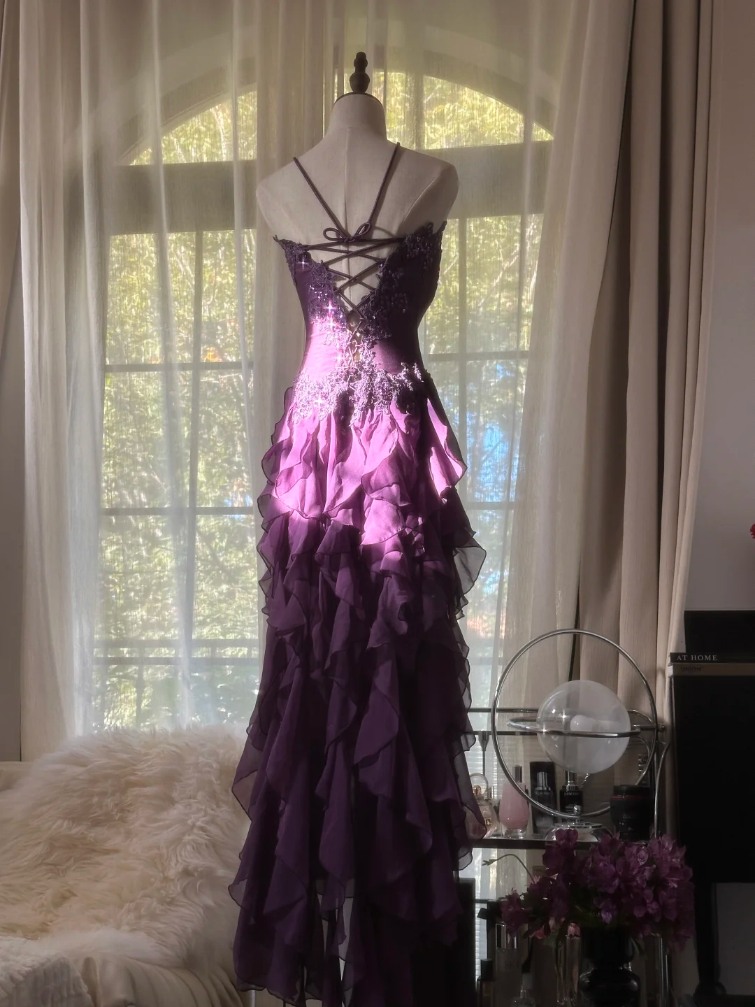 Lila trägerloses A-Linien-Rüschen-Langballkleid Vintage Abend-Partykleid, DP5282