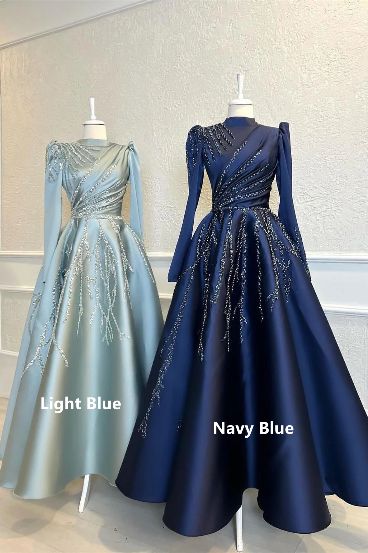 Schlichtes, hellblaues, langärmliges A-Linien-Ballkleid aus Satin, DP3792