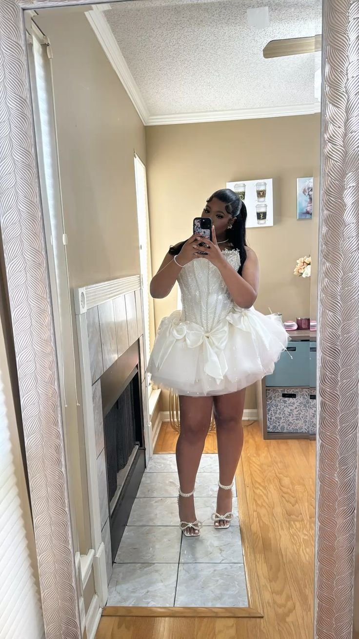 Robe d'anniversaire courte en tulle, coupe trapèze, sans bretelles, blanche, DP5743