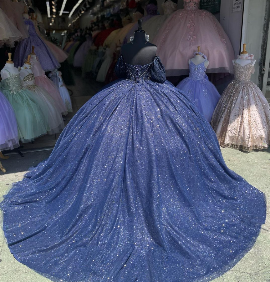 Marineblaues Abendkleid mit Herzausschnitt und Perlenbesatz für die Quinceanera, DP3006