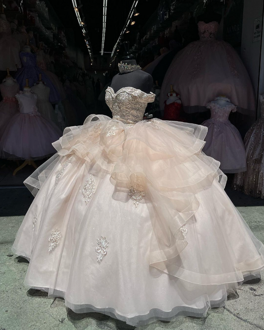 Champagnerfarbenes, schulterfreies Ballkleid mit Applikationen für Sweet 15 Quinceanera, DP3009