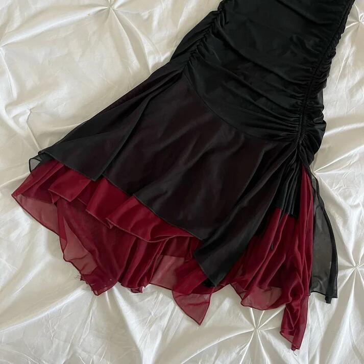 Robe de cocktail vintage noire à volants et dos nu, DP3136