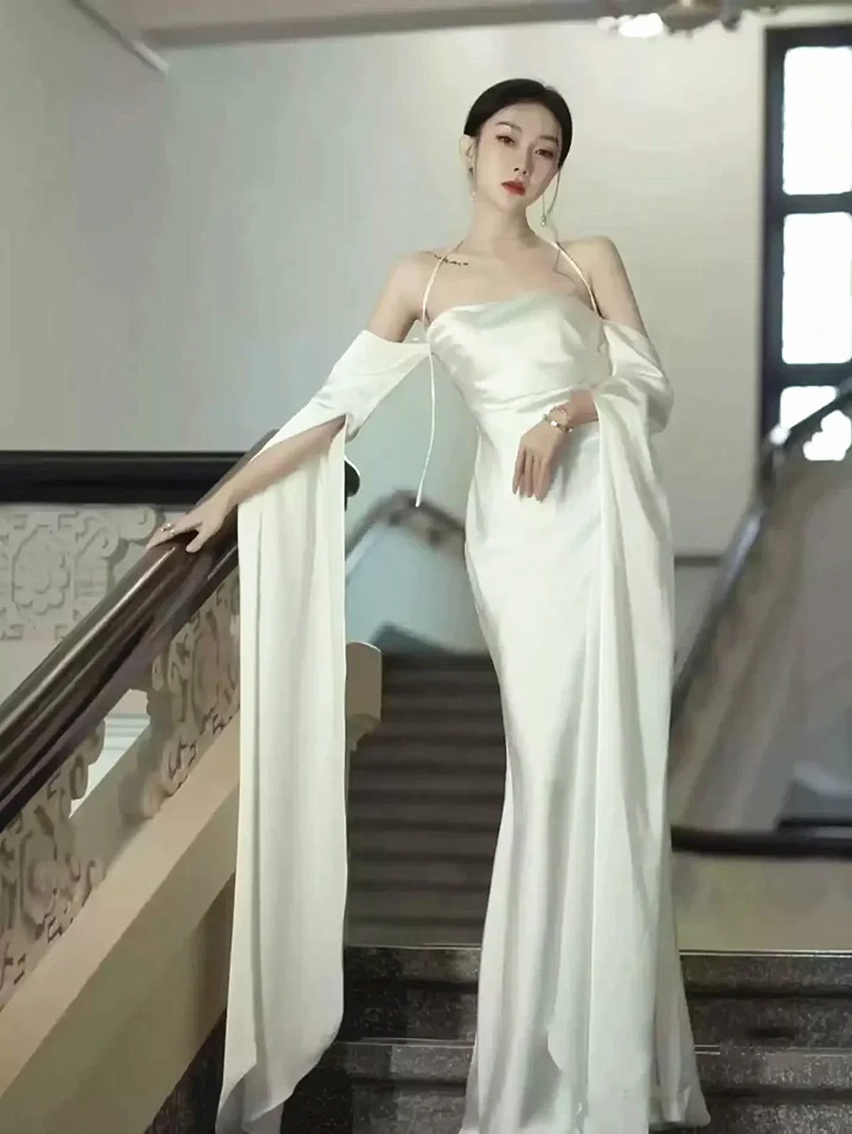 Elfenbeinfarbenes schulterfreies Maxikleid, rückenfreies langes Partykleid aus Satin, DP3605