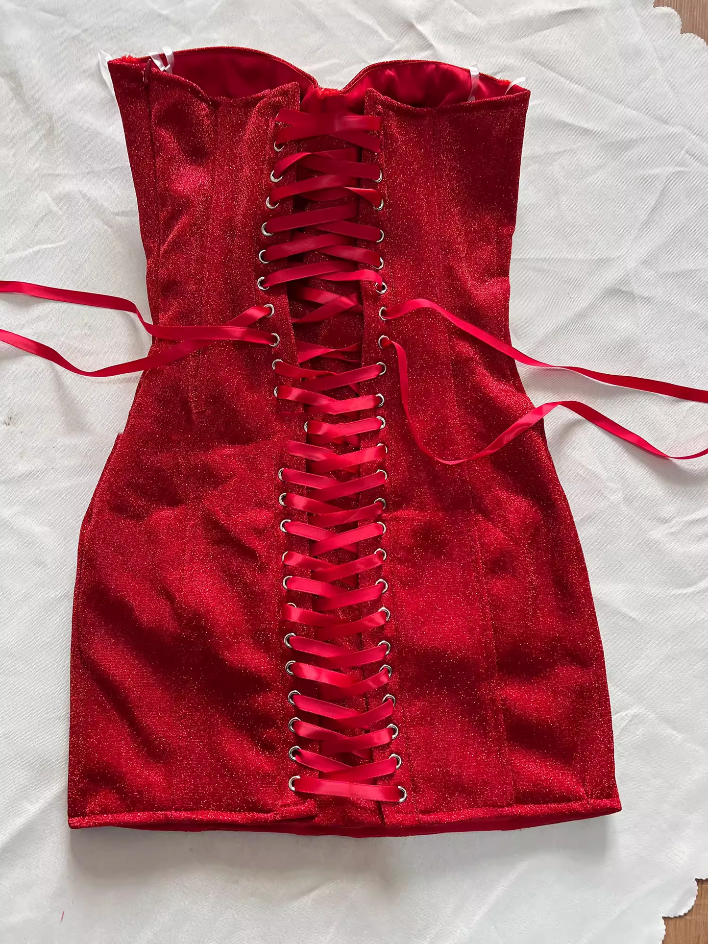 Robe de soirée fourreau en satin style rétro, bustier, décolleté en cœur, lacets, DP5957