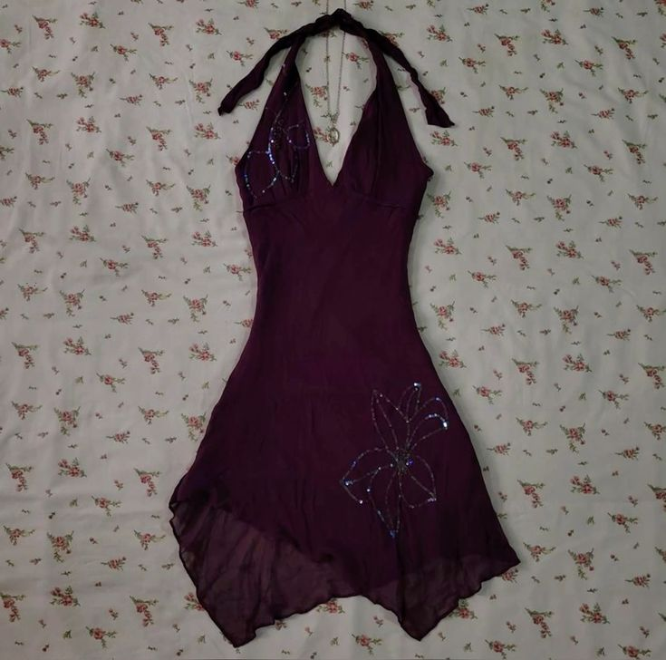 Robe de soirée courte vintage violet foncé à col licou, DP3409