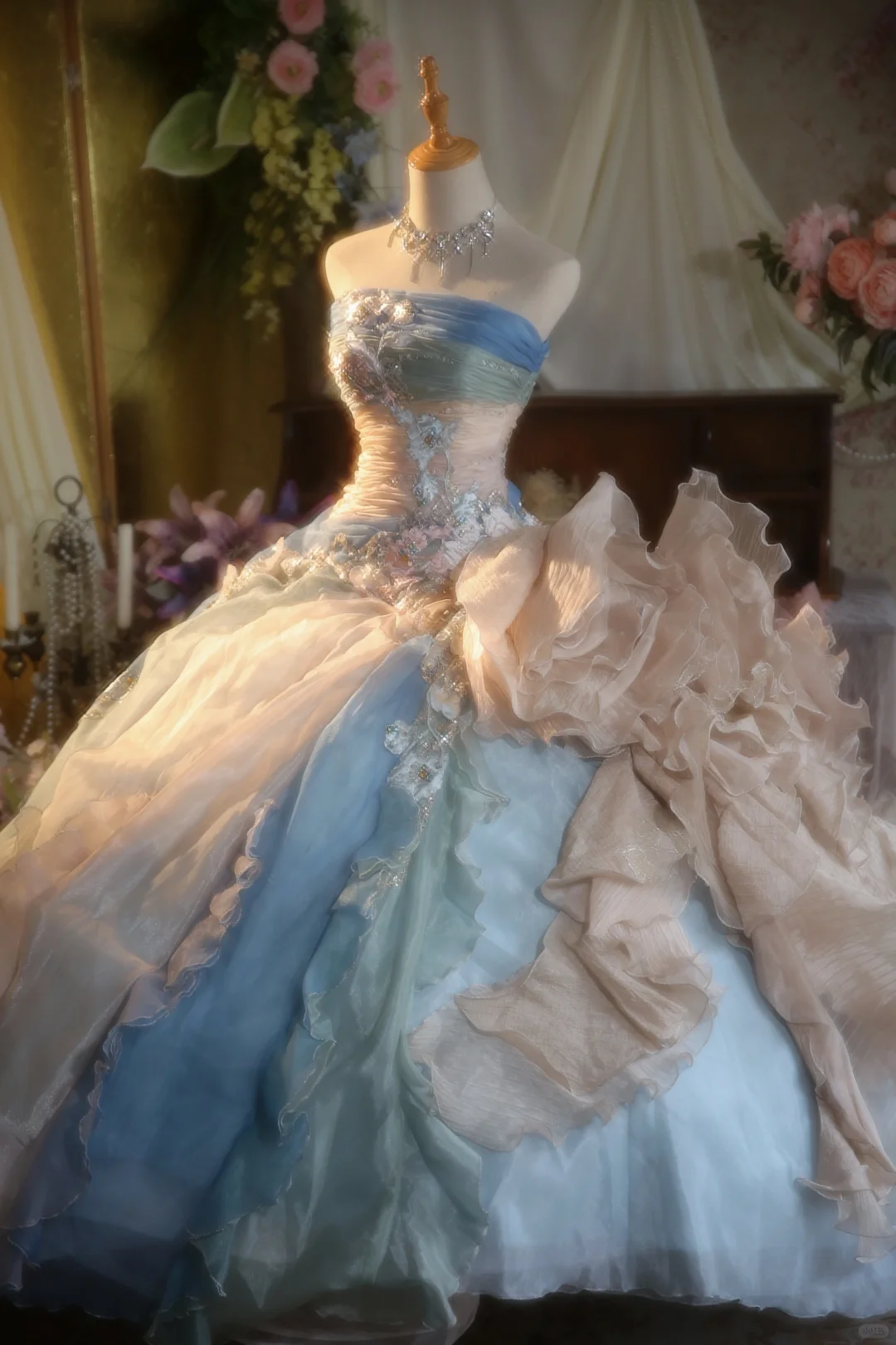 Feenhaftes trägerloses A-Linien-Chiffon-Kleid mit Perlenbesatz für Quinceanera, Geburtstags- und Ballkleid, DP5152