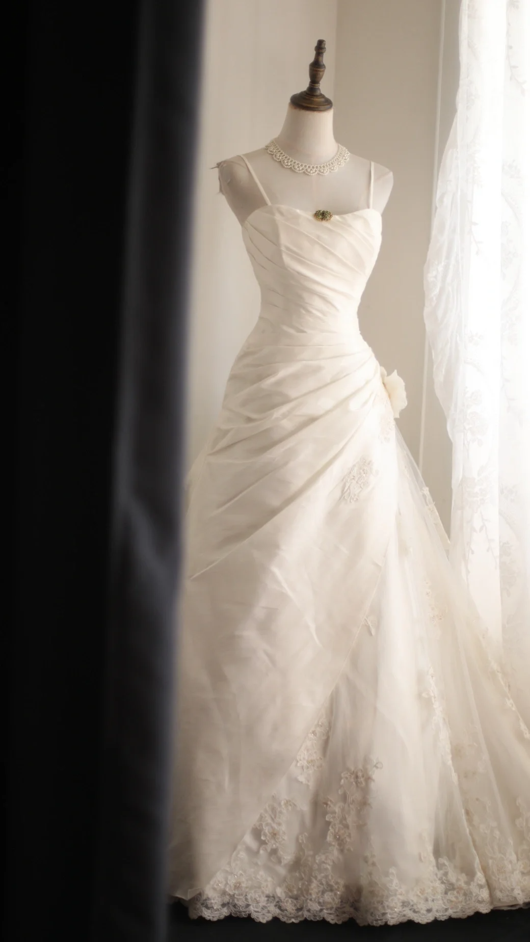 Spaghetti Straps White A-Line Lace Satin Vintage Wedding Dress Bridal Dress, DP5172