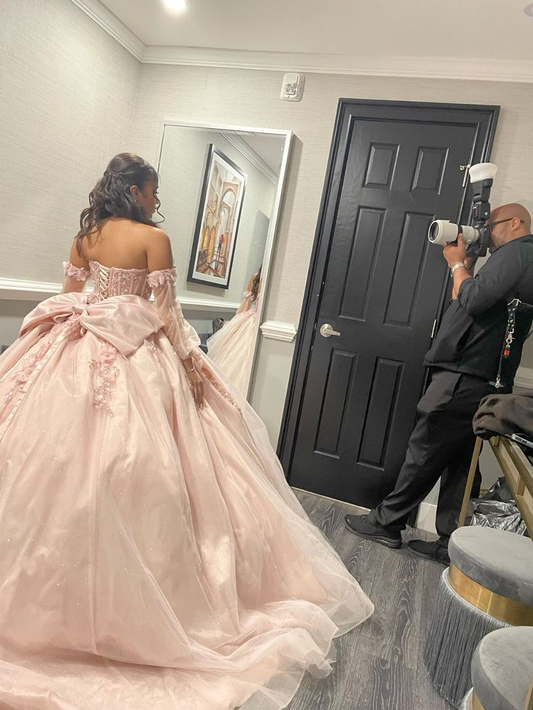 Rosa schulterfreies Tüll-Prinzessin-Ballkleid für süße 16 Quinceanera, DP3857