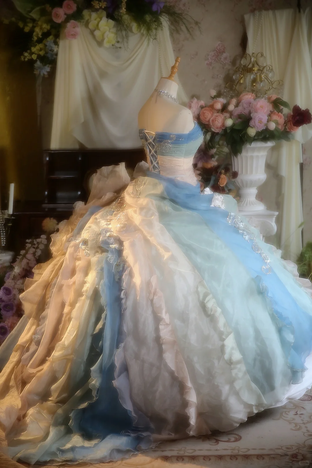 Feenhaftes trägerloses A-Linien-Chiffon-Kleid mit Perlenbesatz für Quinceanera, Geburtstags- und Ballkleid, DP5152
