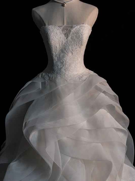 Elegantes weißes trägerloses A-Linien-Brautkleid mit Rüschen, langes Geburtstagskleid, DP5210