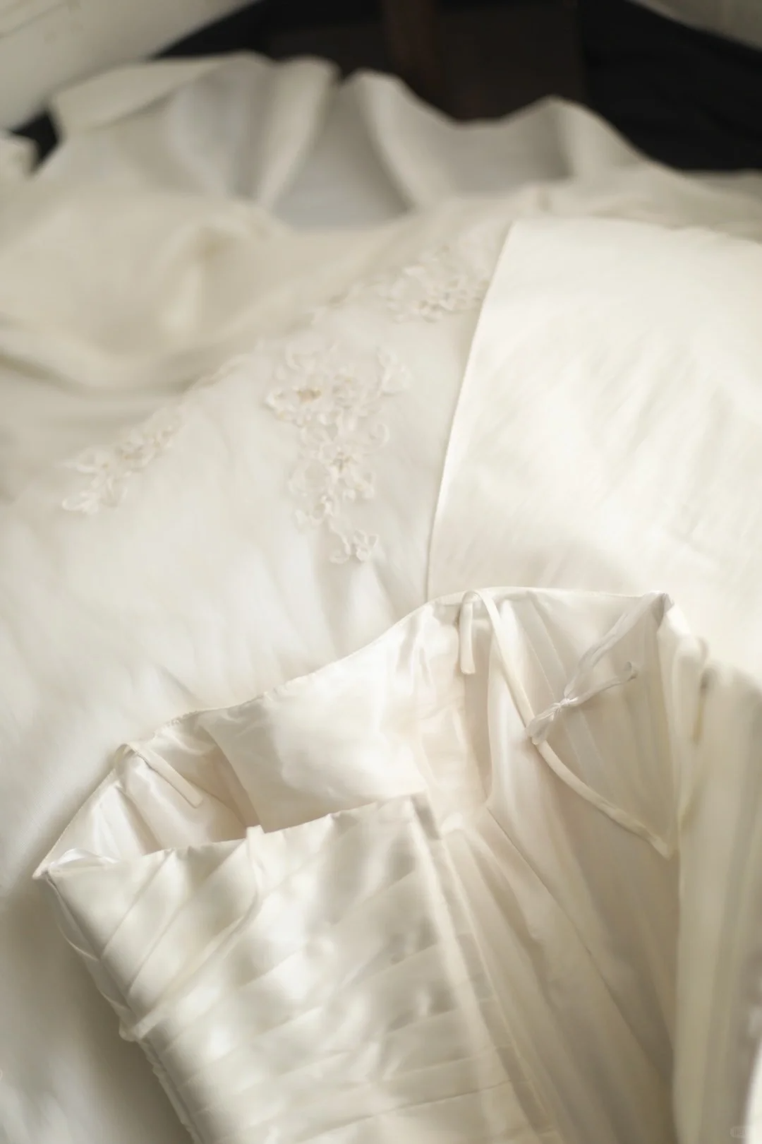 Spaghettiträger Weiß A-Linie Spitze Satin Vintage Brautkleid Brautkleid, DP5172