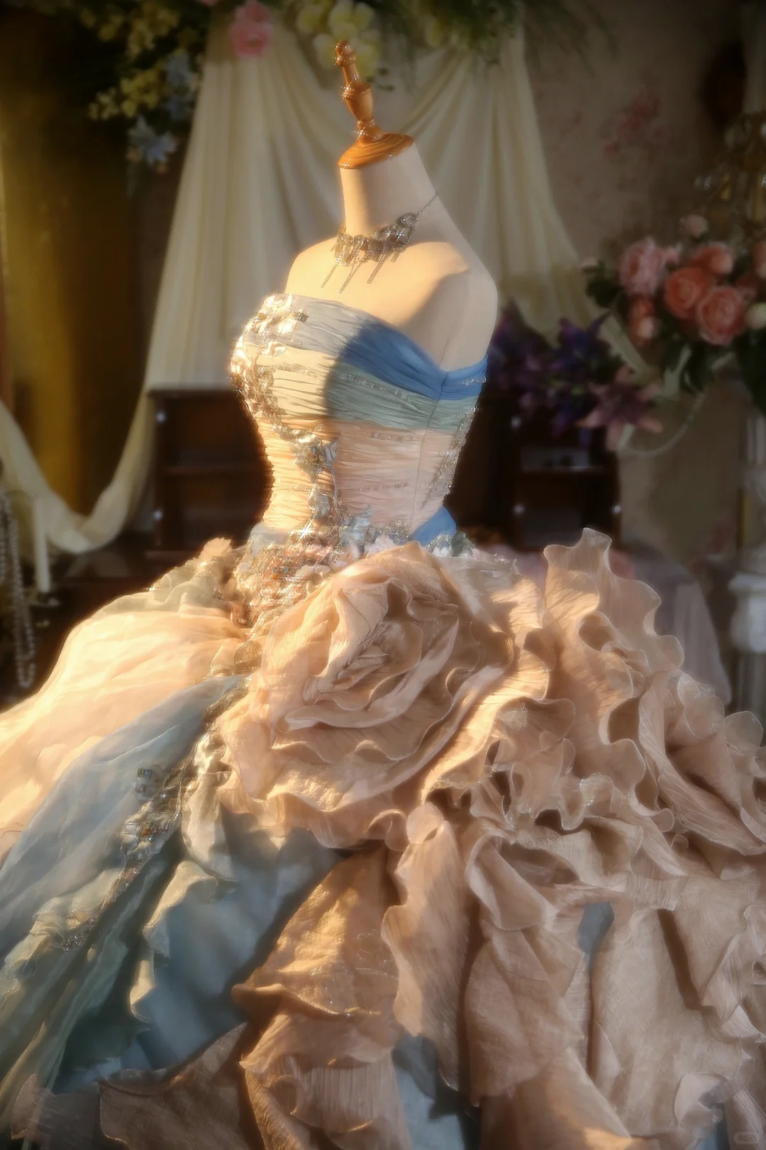 Feenhaftes trägerloses A-Linien-Chiffon-Kleid mit Perlenbesatz für Quinceanera, Geburtstags- und Ballkleid, DP5152