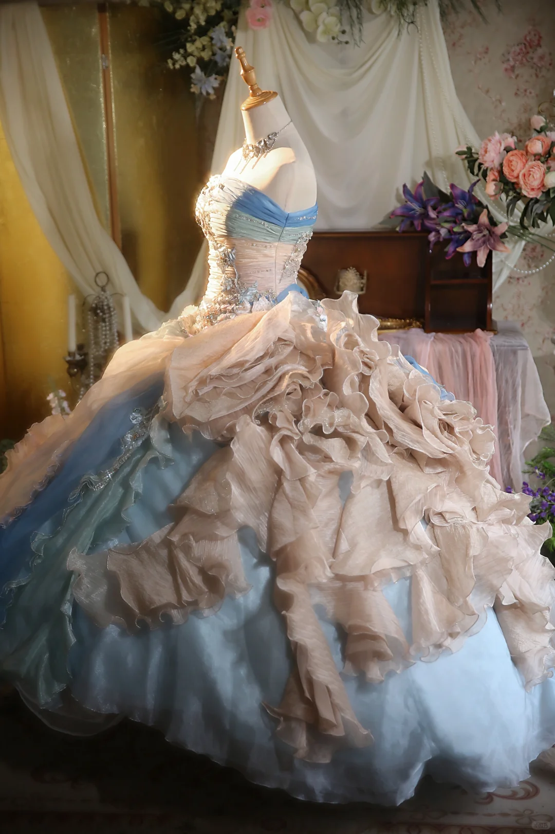 Feenhaftes trägerloses A-Linien-Chiffon-Kleid mit Perlenbesatz für Quinceanera, Geburtstags- und Ballkleid, DP5152