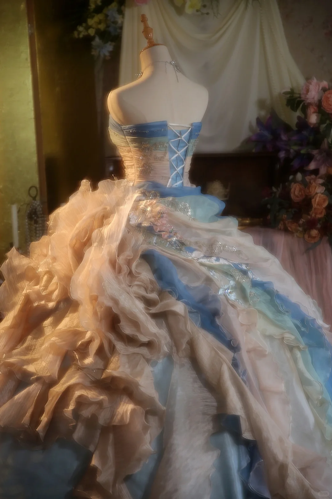 Feenhaftes trägerloses A-Linien-Chiffon-Kleid mit Perlenbesatz für Quinceanera, Geburtstags- und Ballkleid, DP5152