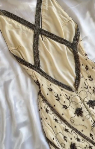 Flapper-Style Beige Embroidery Chiffon Evening Gown Crisscross Straps V-neck Prom Dress DP2284