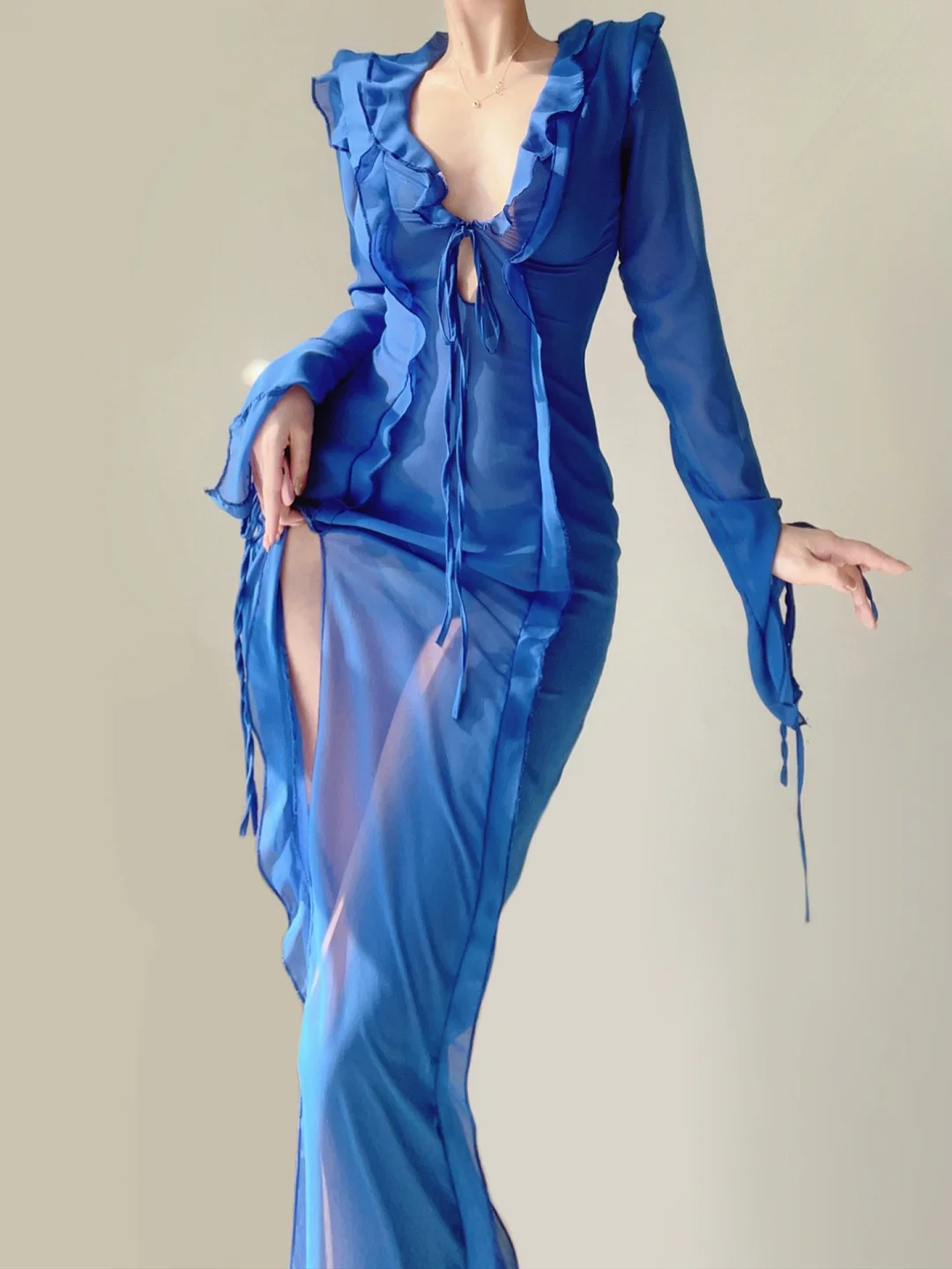 Sexy Blau Tiefem V-Ausschnitt Meerjungfrau Chiffon Langes Abendkleid Strand Outfits, DP5385