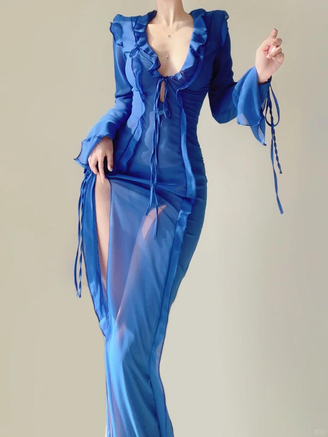 Sexy Blau Tiefem V-Ausschnitt Meerjungfrau Chiffon Langes Abendkleid Strand Outfits, DP5385
