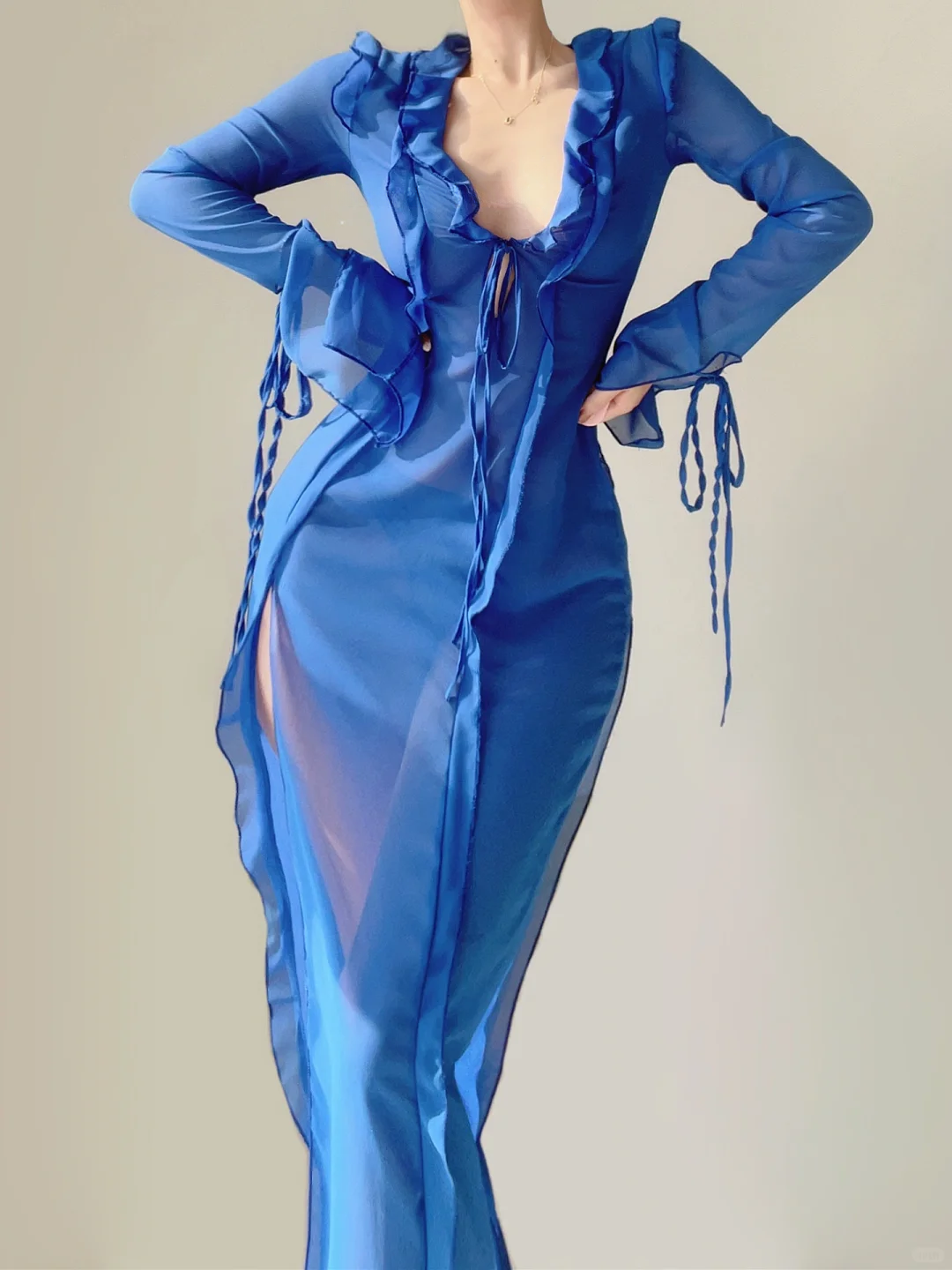 Sexy Blau Tiefem V-Ausschnitt Meerjungfrau Chiffon Langes Abendkleid Strand Outfits, DP5385