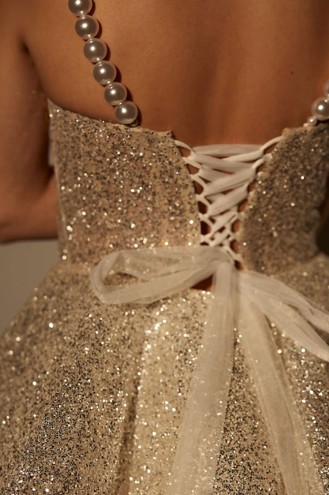 Süßes Champagner Glitzerndes A-Linien-Kurzes Partykleid Homecoming-Kleid mit Pailletten und Perlenträgern, DP6537