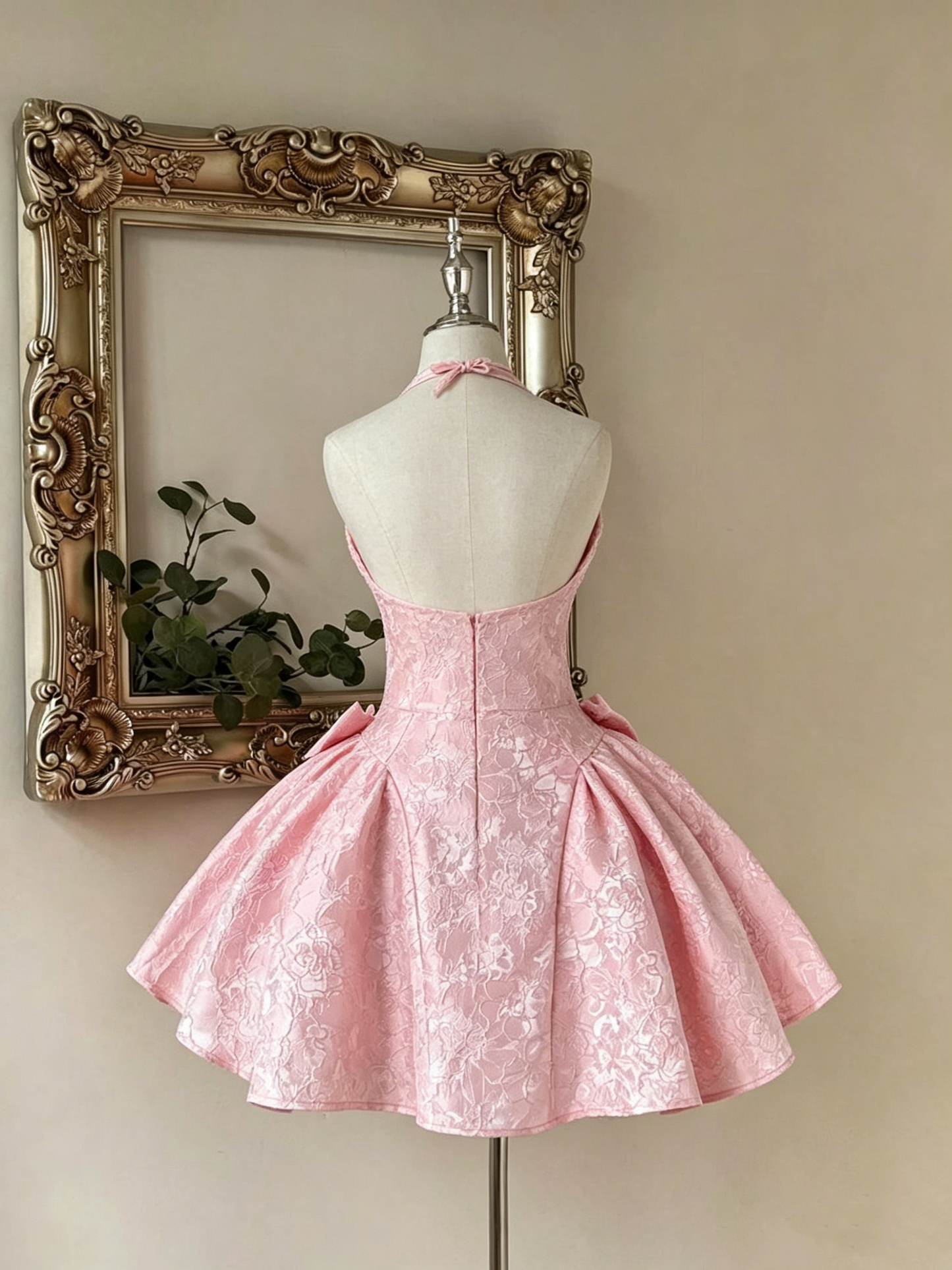 Elegant Pink Jacquard Halter-Neck Bow Mini A-Line Homecoming Dress DP8550