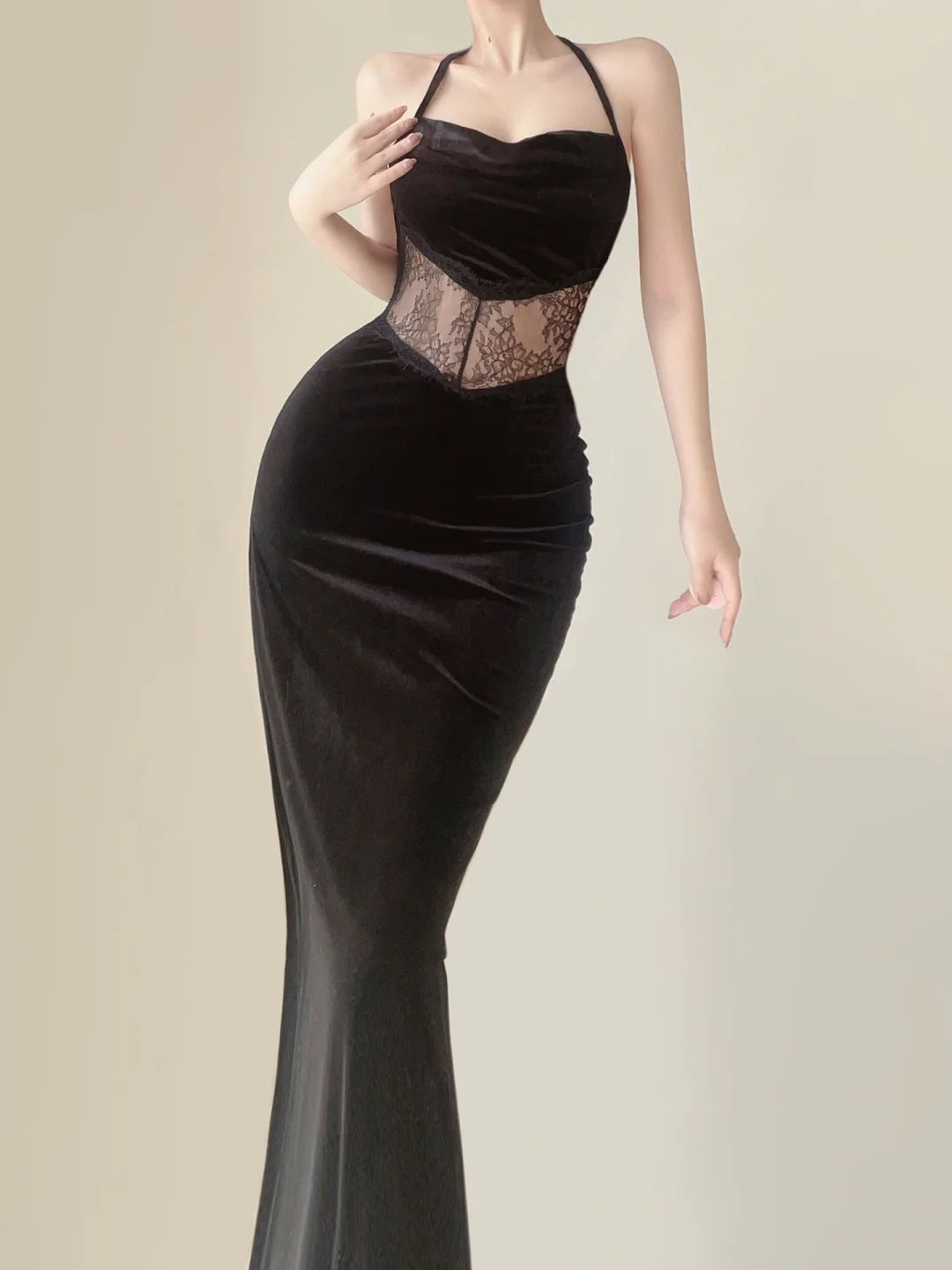 Sexy schwarzes rückenfreies Meerjungfrau-Samt-Abendkleid mit langem Ärmel, Geburtstags-Outfits, DP5386