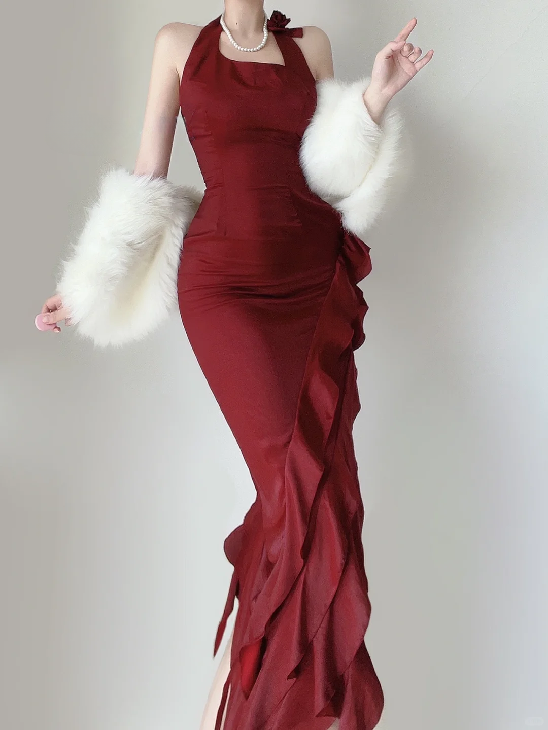 Sexy Burgunderrot Neckholder Meerjungfrau Rüschen Langes Abendkleid Geburtstags-Outfits, DP5387