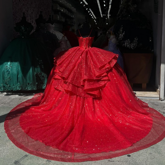 Wunderschönes rotes Ballkleid mit Perlenbesatz und Trägern zum 16. Geburtstag, DP3356