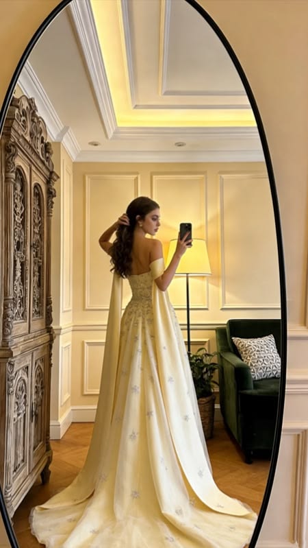 Elegant Off-the-Shoulder Yellow Tulle Prom Gown Beaded Floral Evening Dress DP8062