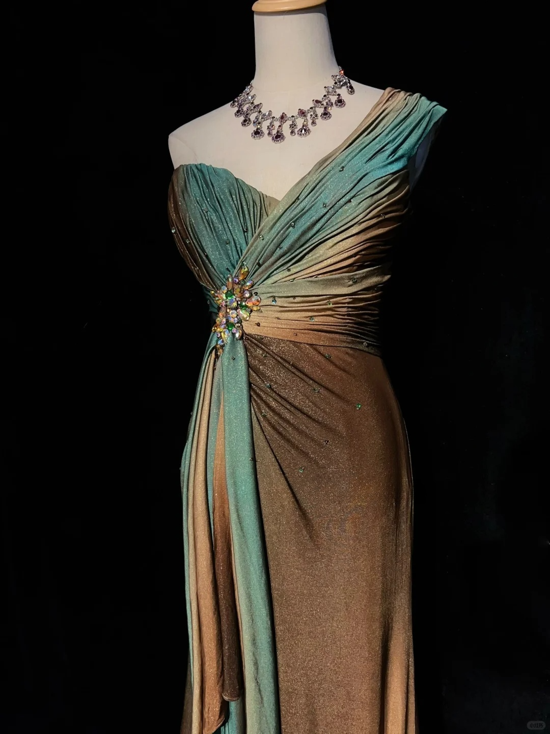 Neuankömmling Ombre One Shoulder Meerjungfrau Perlenbesetzt Vintage Langes Abendkleid, DP4881