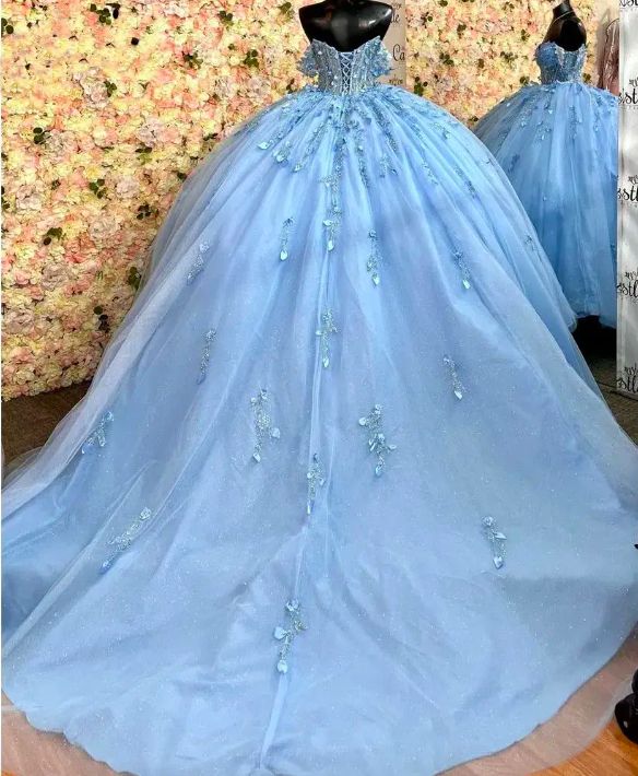 Elegantes, schulterfreies A-Linien-Ballkleid mit Perlenapplikation in Blau für Sweet 16 Quinceanera, Geburtstagskleid, Abendkleid, Ballkleid DP6521