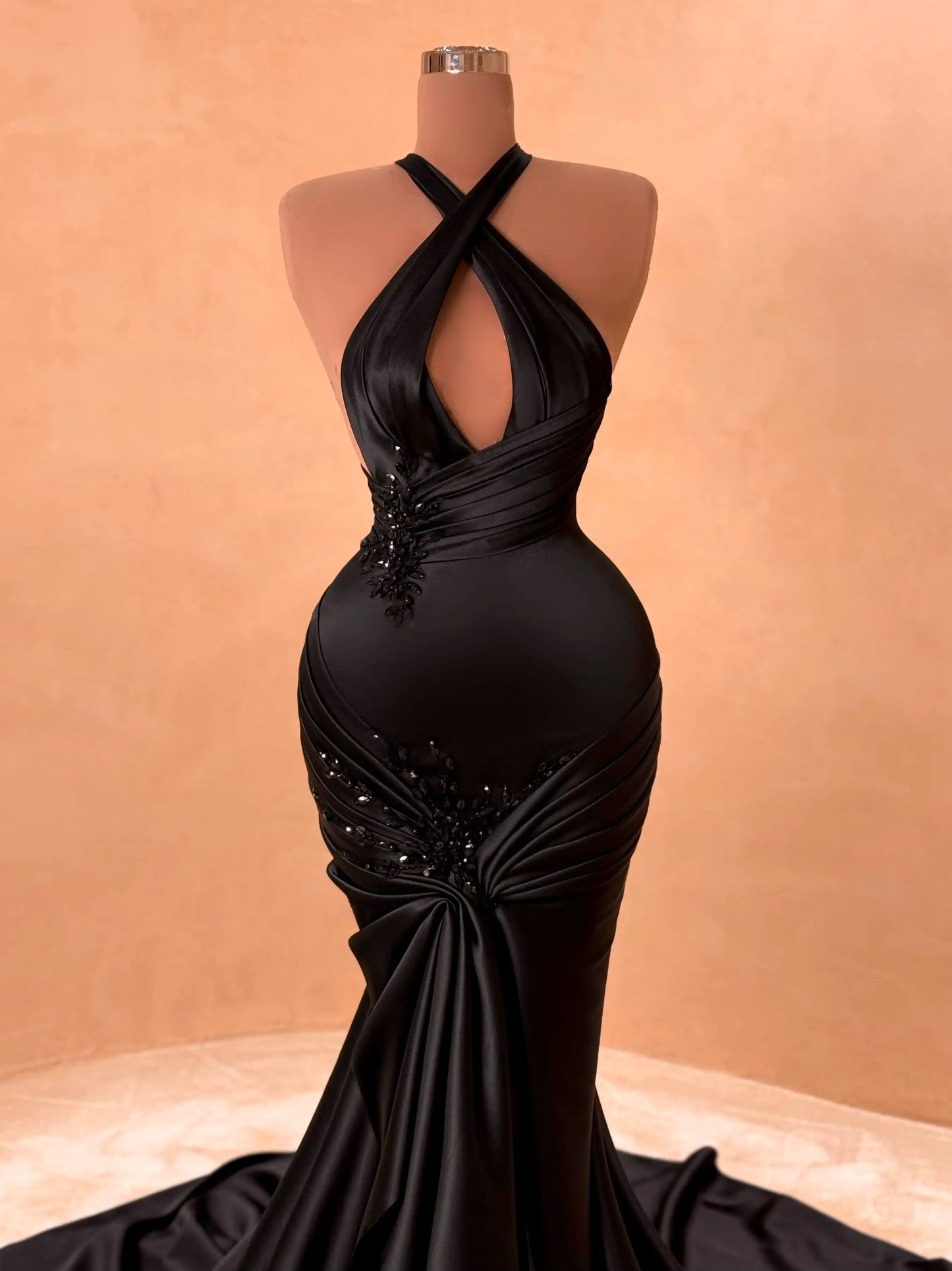 Vintage Black Satin Beaded Prom Dress Halter-neck Evening Dress Mermaid Party Dress Floor Length Formal Dress DP6867