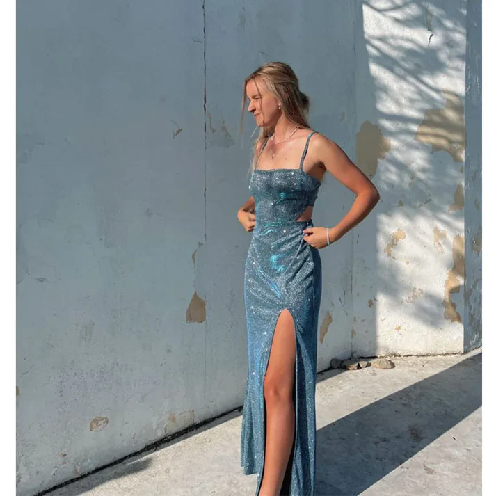 Glänzendes rückenfreies langes Partykleid mit Spaghettiträgern und Schlitz, DP2621