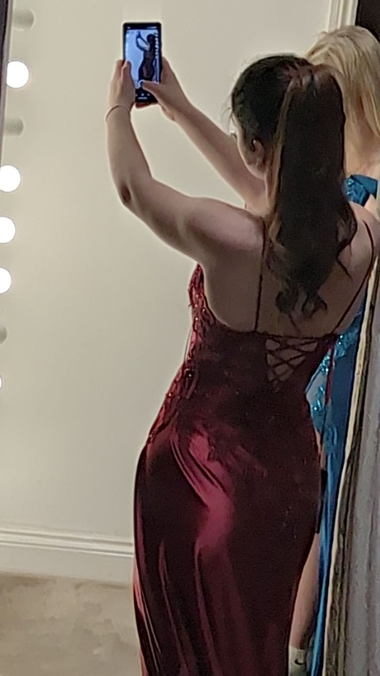 Robe de soirée longue rouge sexy à bretelles spaghetti et appliques avec fente, DP3627