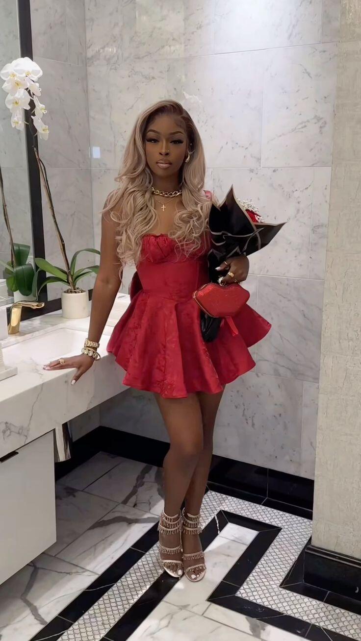 Bezauberndes rotes trägerloses kurzes A-Linien-Partykleid zum Geburtstag, DP3373