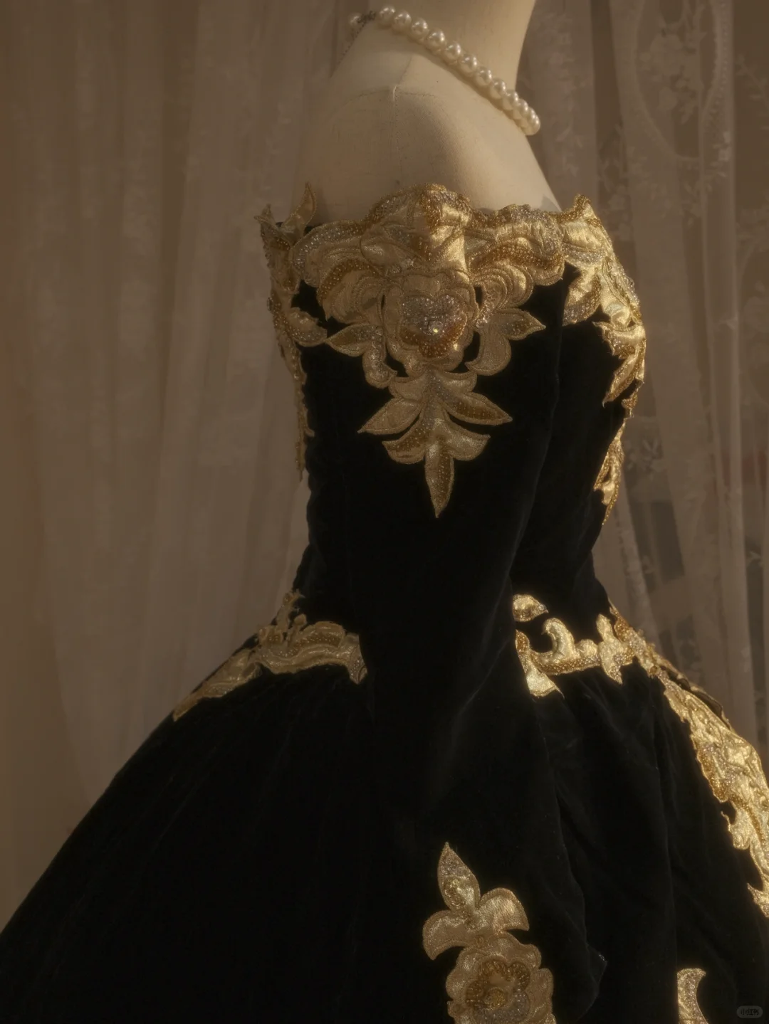 Elegantes schwarzes schulterfreies Quinceanera-Kleid mit langen Ärmeln, Geburtstagsballkleid, DP5154