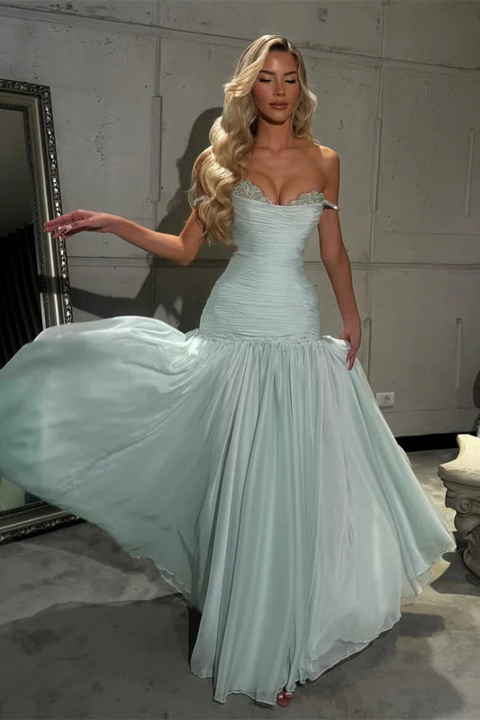 Elegantes mintgrünes schulterfreies, gerafftes Chiffon-Ballkleid mit Perlen und Sweetheart-Ausschnitt, Abendkleid DP8231