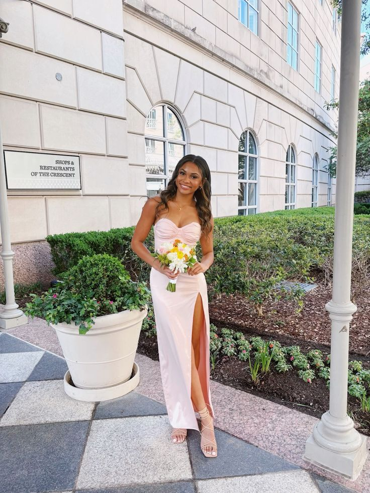 Robe fourreau longue rose à décolleté en cœur et fente pour invité de mariage, DP3579