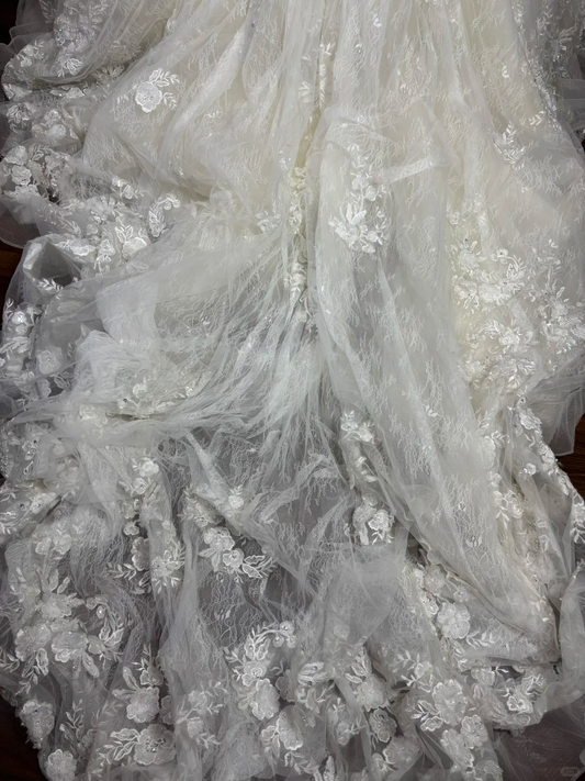 Robe de mariée vintage en dentelle, épaules dénudées, coupe trapèze, broderies florales, DP7063