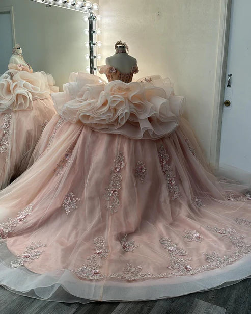 Robe de bal élégante rose à épaules dénudées en tulle brodé de perles et de fleurs, modèle DP7235