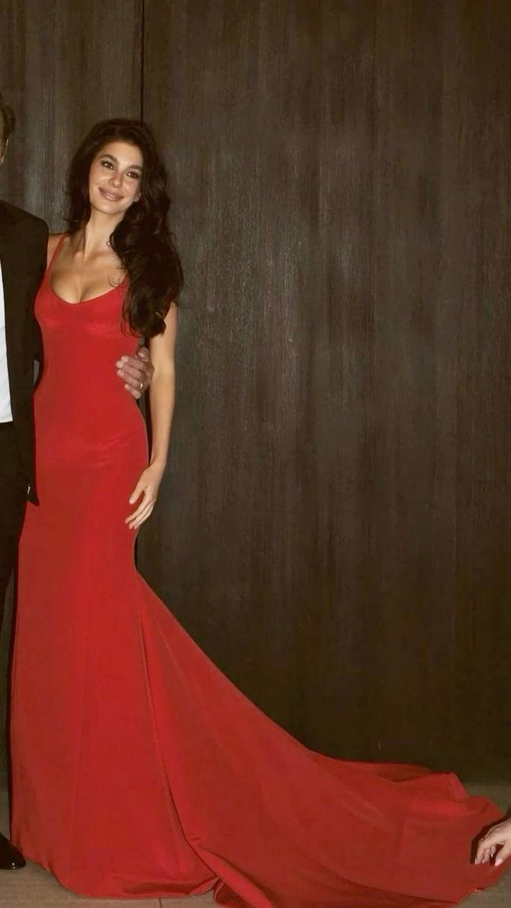 Bezauberndes langes rotes Meerjungfrauen-Partykleid mit Spaghettiträgern und Schleppe, DP3540